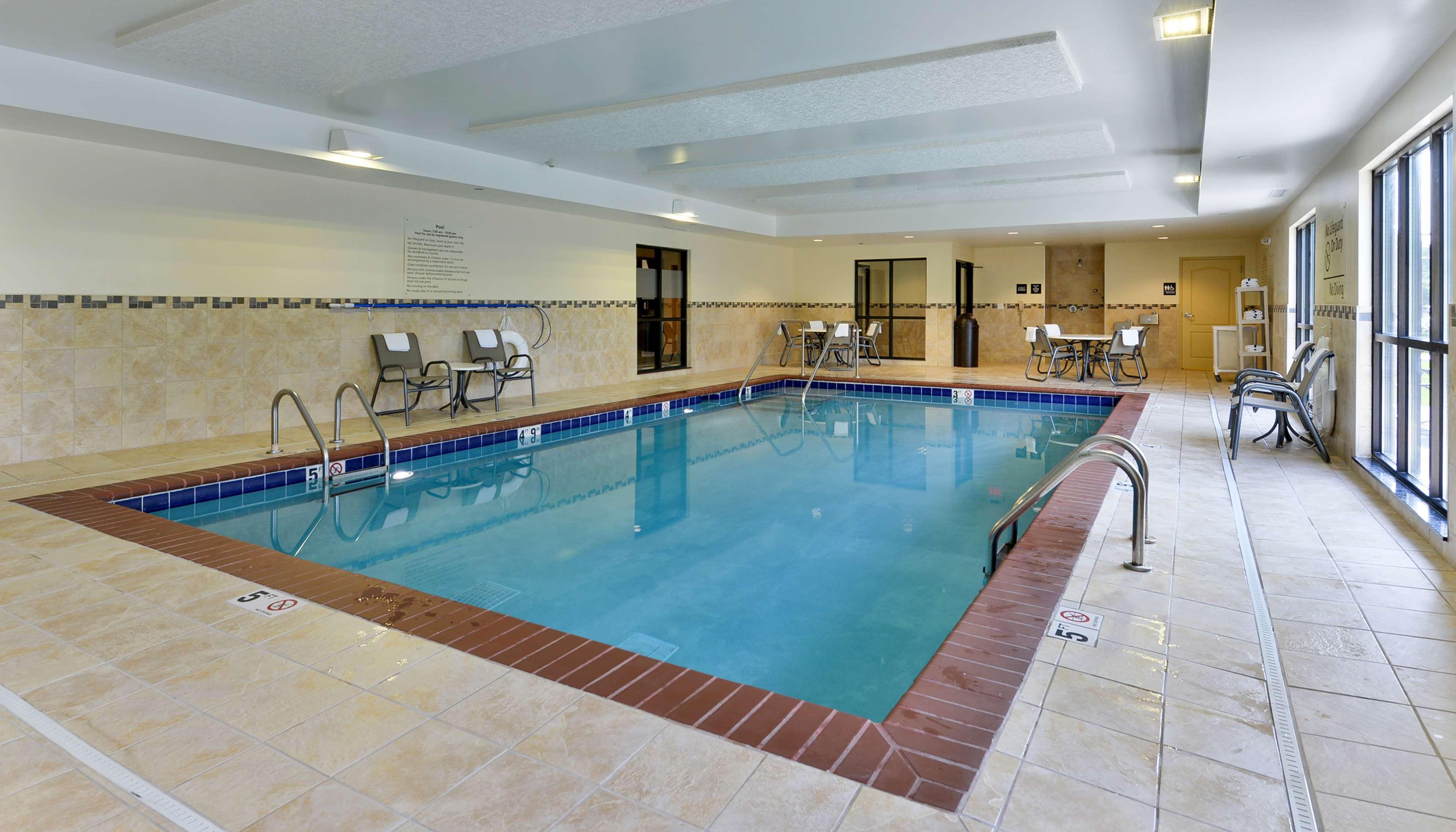Hampton Iowa City/university Area 3* Iowa City