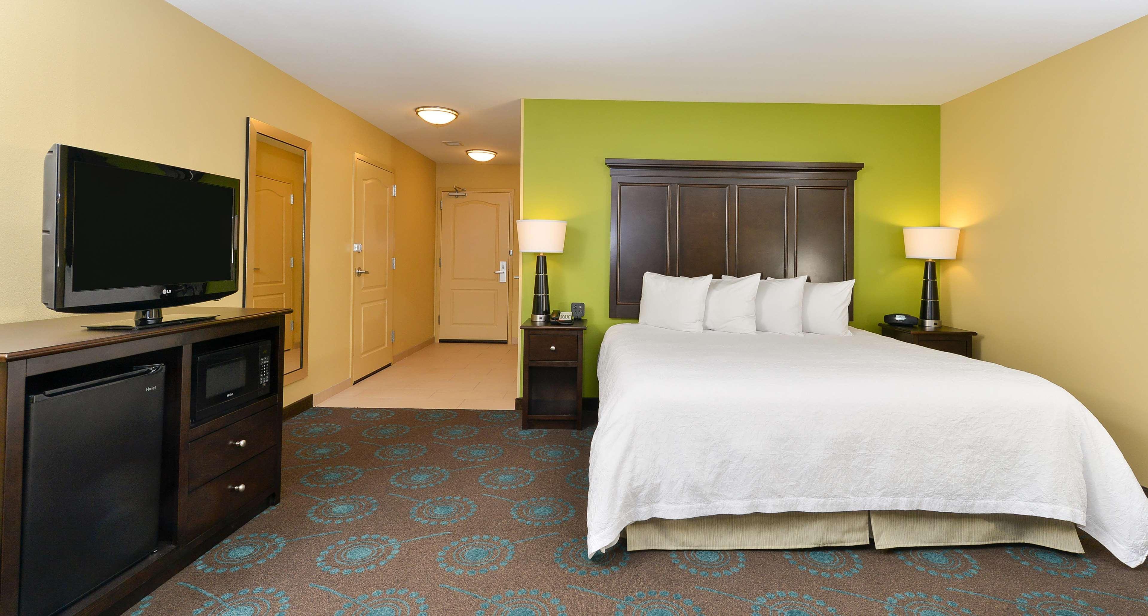 Hampton Iowa City/university Area 3* Iowa City