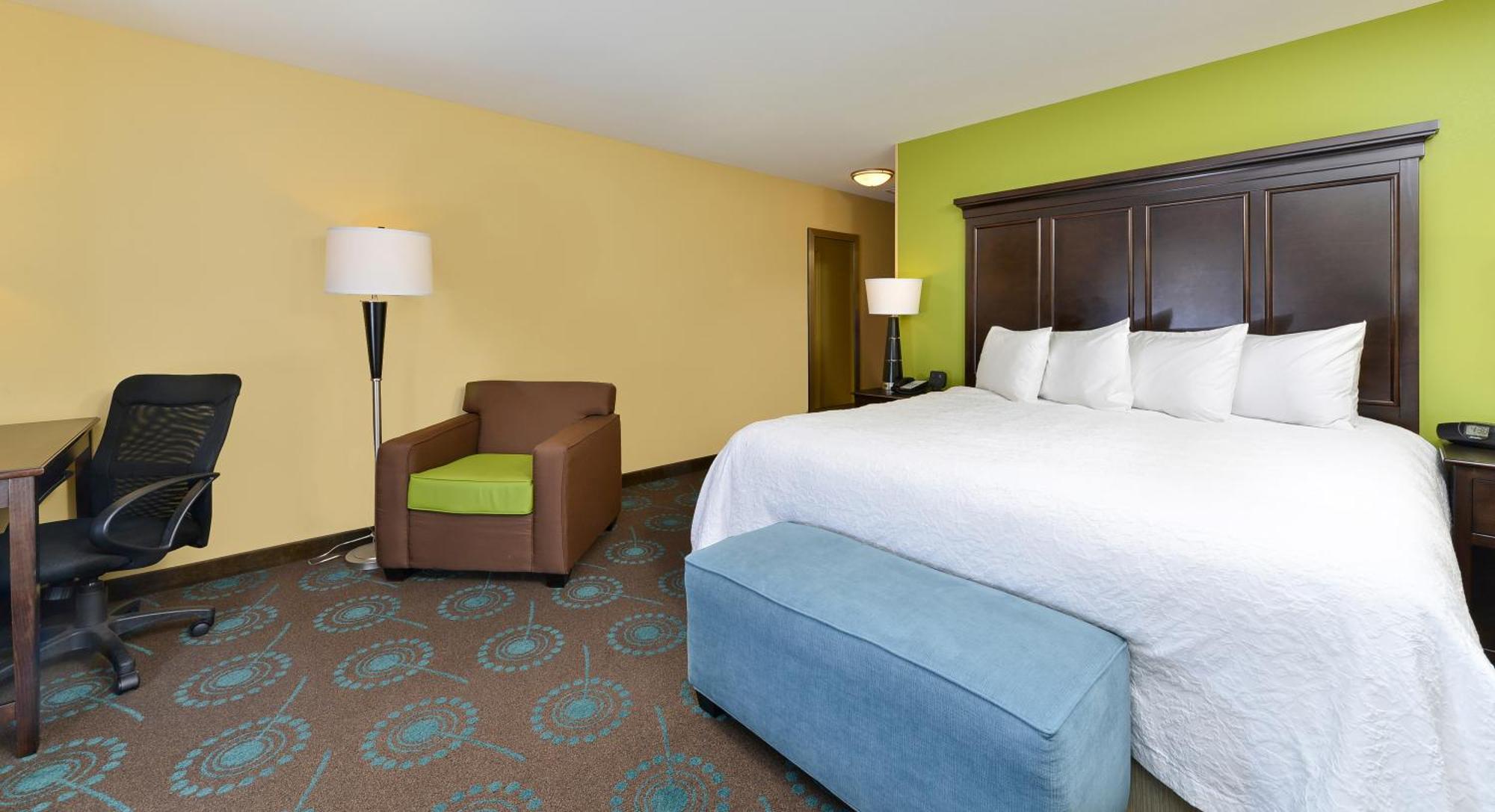 Hampton Iowa City/university Area 3* Iowa City