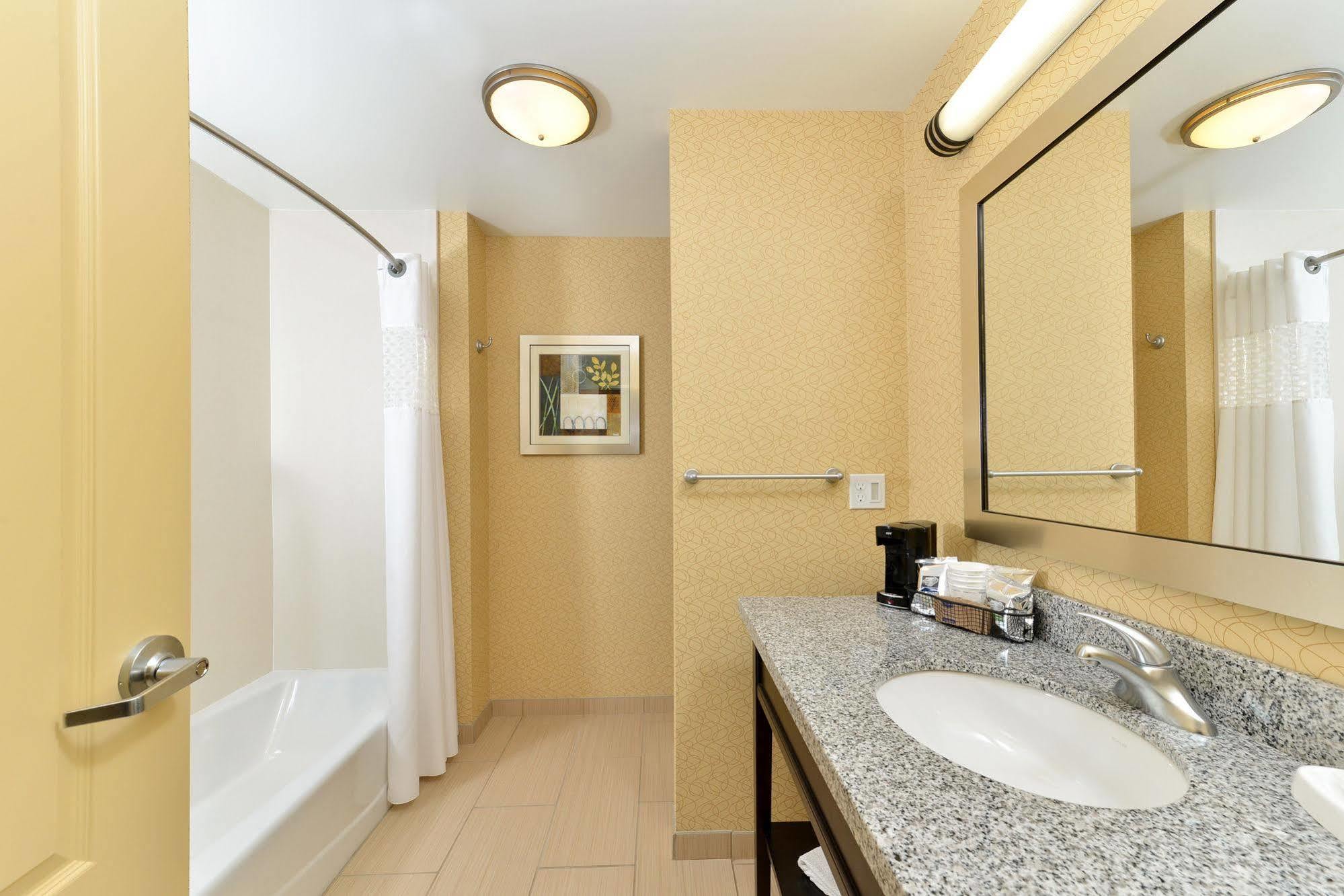 Hampton Iowa City/university Area Hotel 3*